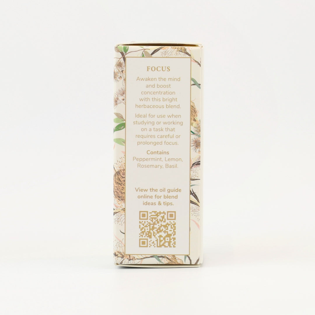 Tri Nature Clear Focus Essential Oil Blend box, aroma description and oil guide QR code